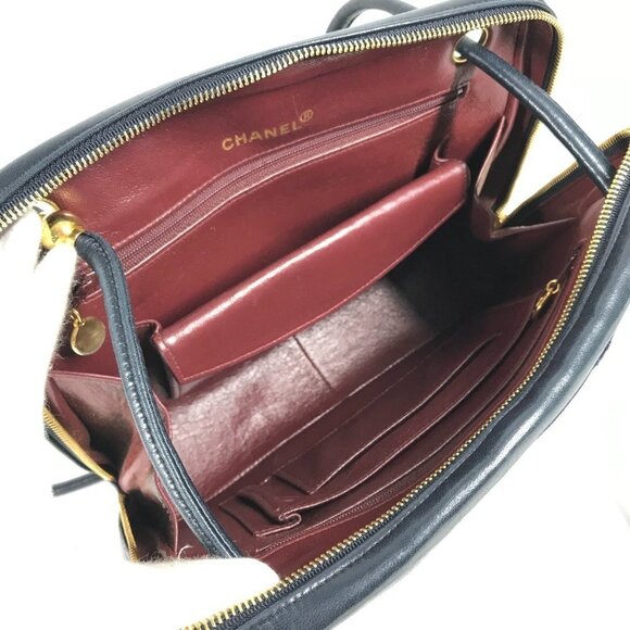 CHANEL Blue Leather Shoulder Bag - Picture 12 of 16